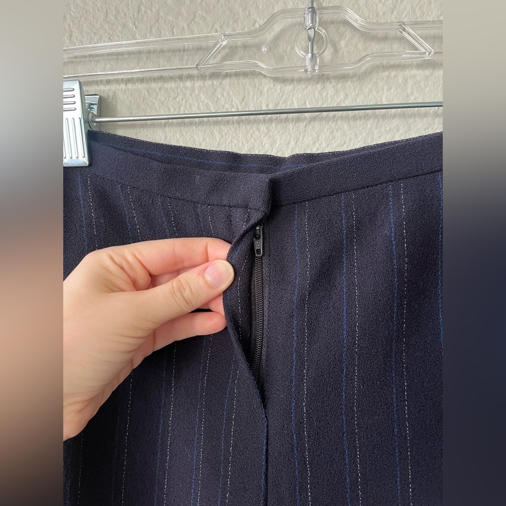 Lafayette 148 New York Navy Blue & White Pin Striped Cuffed Pants Women’s Size 4 - Picture 6 of 12